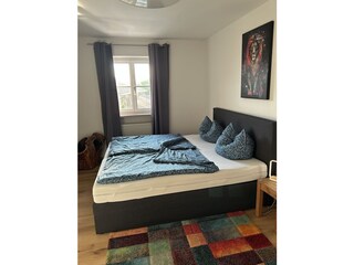 Schlafzimmer 2