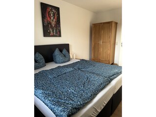 Schlafzimmer 2
