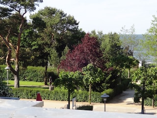 Blick von der großen Terrasse zum Meer