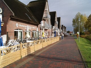 Promenade vor dem Seepark Burhave