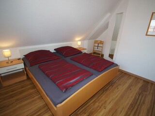 Schlafzimmer OG mit Doppelbett