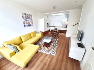 Living room (wide angle pic)