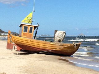 Fischkutter am Ostseestrand