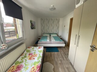 Schlafzimmer mit Aufbettung