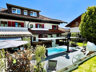 Beheizter Aussen Swim Spa mit Jacuzzi