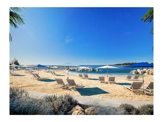 Strand Valamar Marea 150 m von unserer FEWO