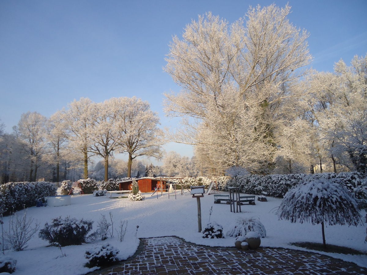 Gartenbereich zur Winterzeit