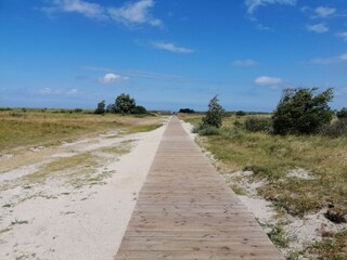 Holzsteg zum Strand