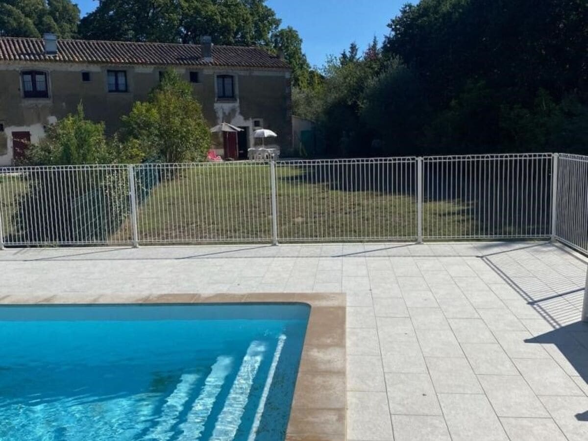 piscine et jardin