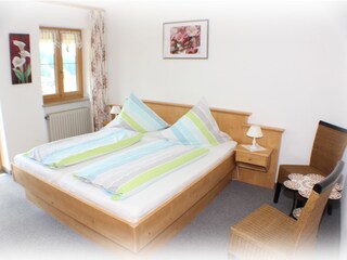 Schlafzimmer 2