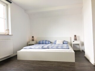 Großes Elternschlafzimmer