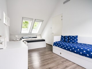 Das Schlafzimmer 2 mit Doppelbett