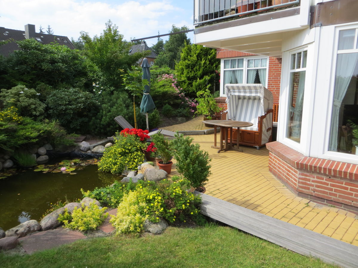 Terrasse mit Strandkorb