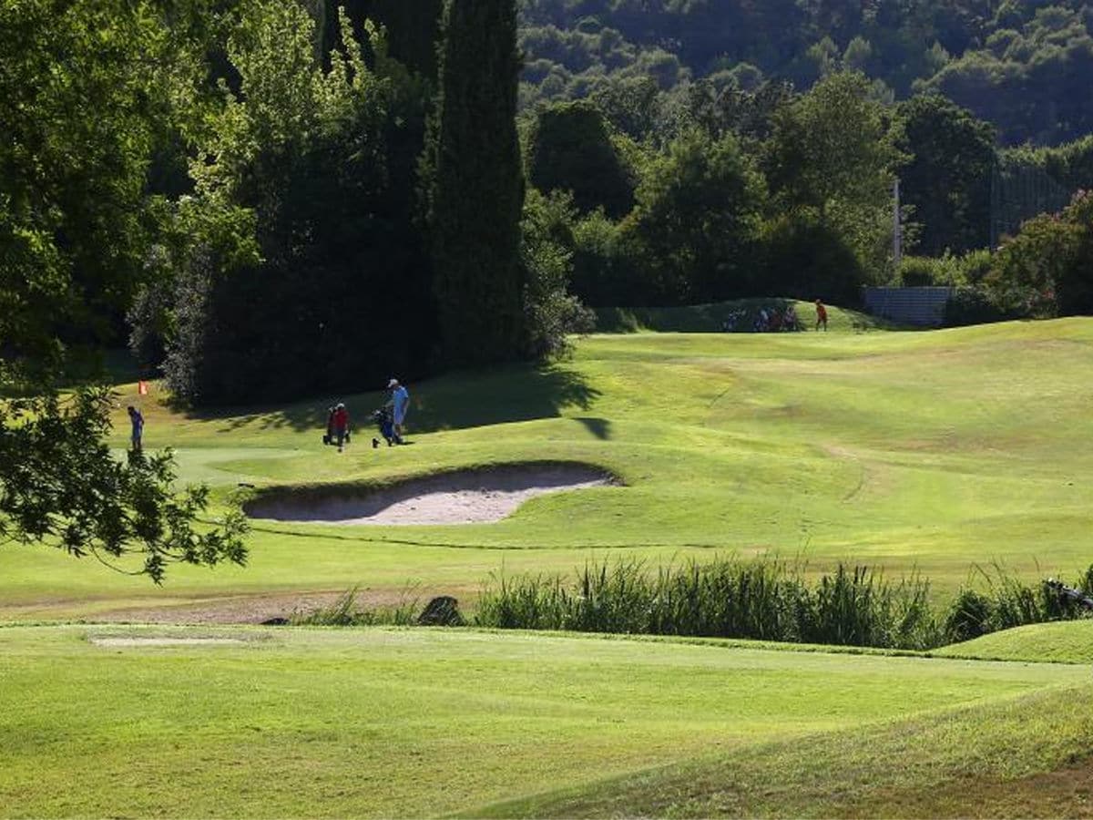 Diverse Golfplätze in unmittelbarer Nähe