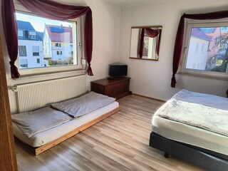 Rotes  Zimmer mit drittem Schlafplatz