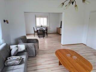 Wohn-/Esszimmer
