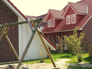 Kleiner Spielplatz zwischen den Ferienhäusern