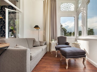 Das Wohnzimmer in der Loggia.