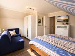 Schlafen im OG...die Sessel werden schnell ein Bett