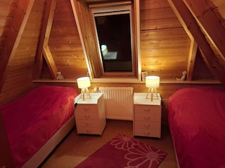 OG  'rotes Zimmer" mit Boxspringbetten  o. Kinderzimmer