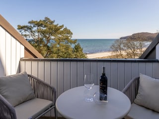 Ihr traumhafter Seeblick vom meerseitigen Balkon.