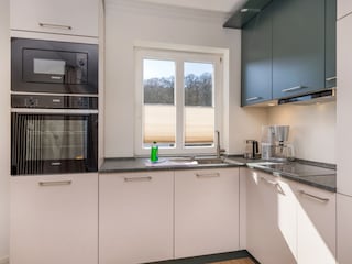 ... bietet Geschirrspüler, Mikrowelle, Backofen etc.