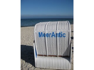 ... your Strandkorb beach chair with a view of the sea.