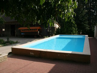 Der Pool im Innenhof