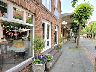 Shopping im belebten Wyk- abends Ruhe in Oldsum :-)