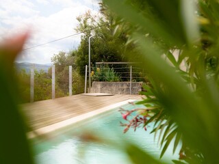 Pool mit Außendusche