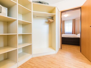 Ankleidezimmer mit Safe....
