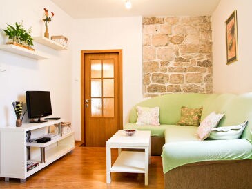 Holiday apartment Stone house in Omis Old Town