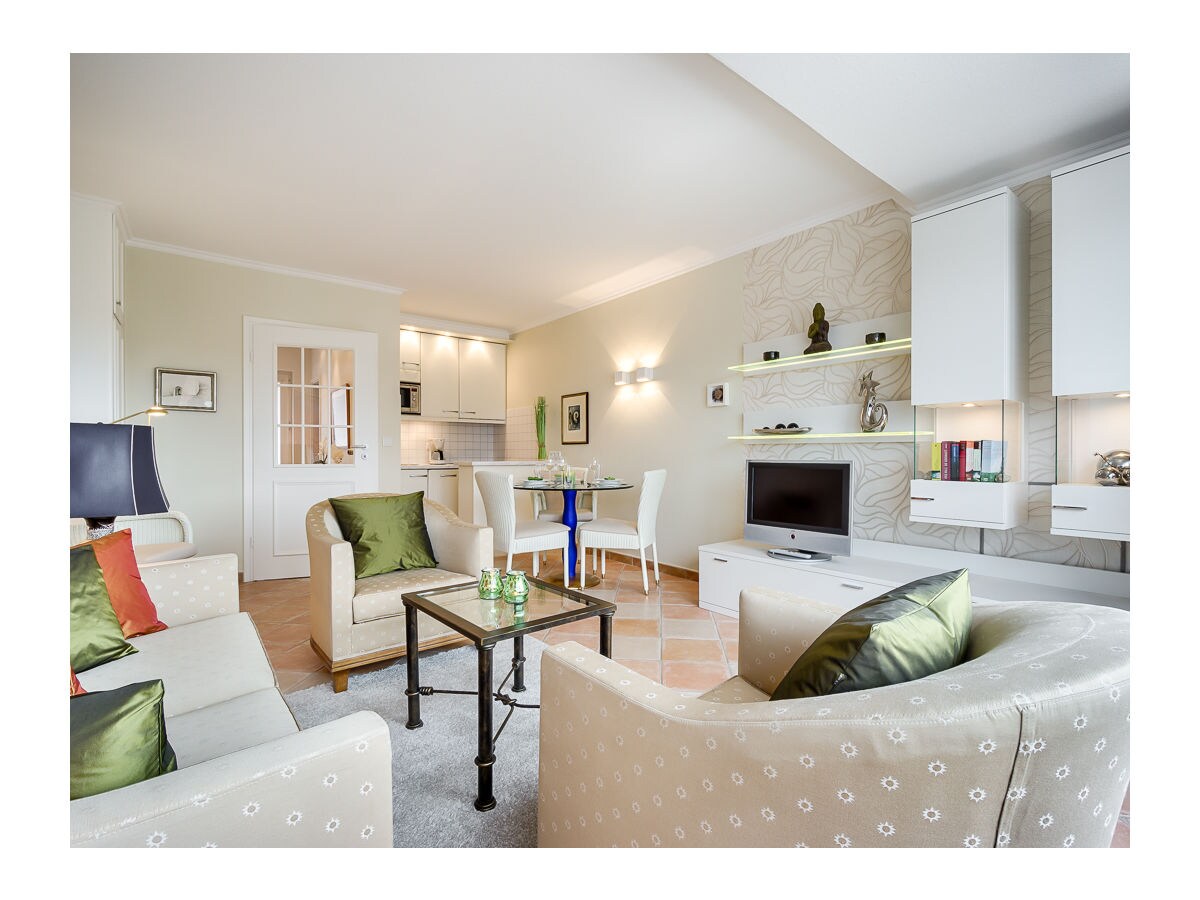 Gestaltung esszimmer wand: bilder und fotos an der weiÃen wand im ...