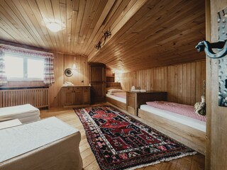 2. Schlafzimmer (1. Stock)