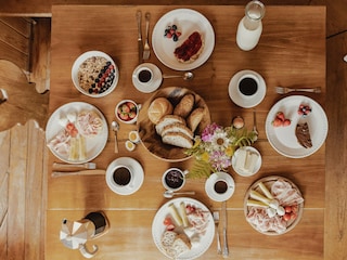 Breakfast in the dining area