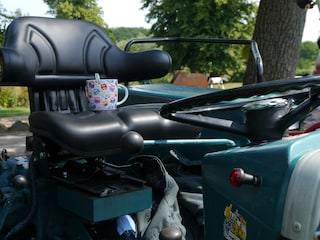 Trecker-Picknick auf dem Hof