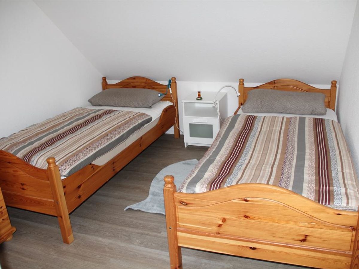 Schlafzimmer 2 mit Einzelbetten