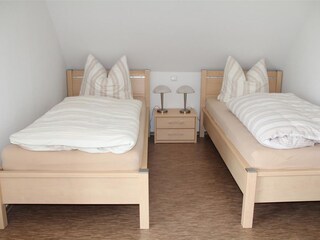 Schlafzimmer mit 2 Einzelbetten