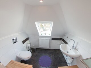 neues WC und Waschplatz im 1. OG