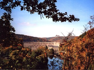 Die Edertalsperre im Herbst.