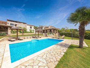 Villa Vally