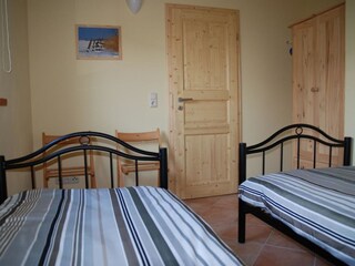 Schlafzimmer 2