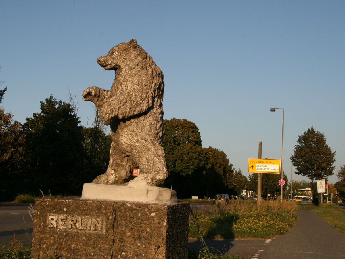 Berliner Bär an der B5