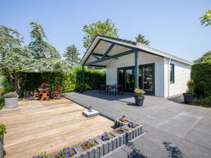 Bungalow Wilgenroos in Recreatiepark De Groote Vliet