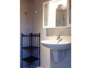 Bathroom apartment 2