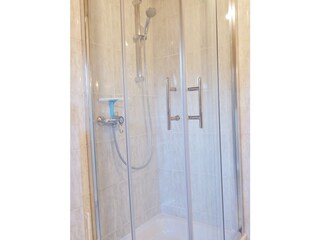Bathroom apartment 2