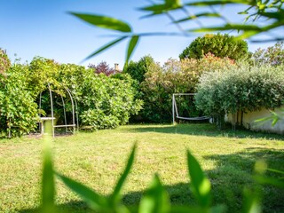 Holiday house Saint-Julien-de-Peyrolas Features 34