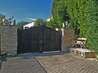 Vakantiehuis Saint-Julien-de-Peyrolas Buitenaudio-opname 15