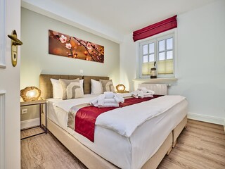 Schlafzimmer 1