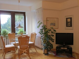 Flachbildfernseher im Wohnzimmer